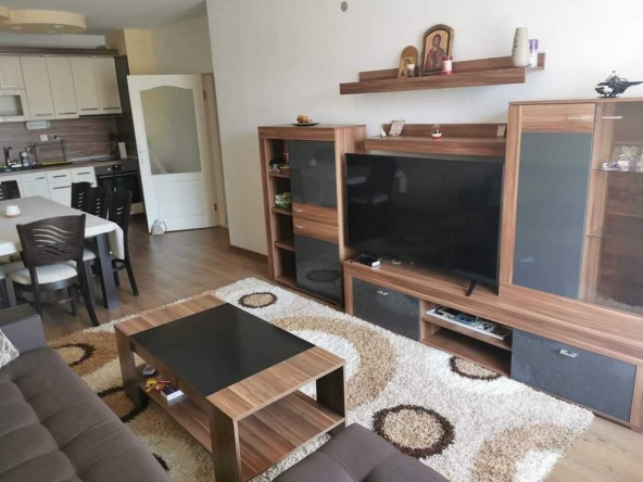 Дава се под наем Тристаен апартамент в Пловдив, Кючук Париж - 80 кв.м за 400 € - Снимка #1