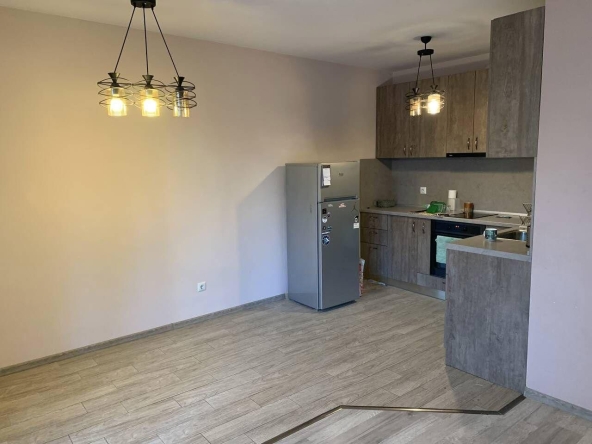 Дава се под наем Двустаен апартамент в Бургас, Лазур - 62 кв.м за 408 € - Снимка #1