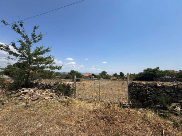 Парцел в с. Искра, Област Бургас - 13000 кв.м за 1 €/кв.м - Снимка #1