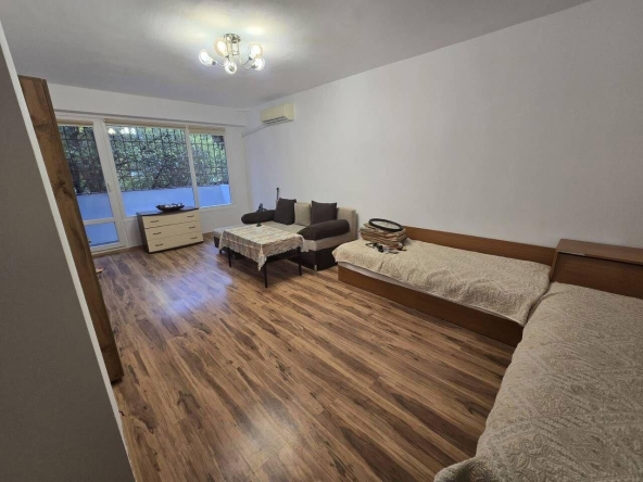 Дава се под наем Двустаен апартамент в Бургас, Славейков - 74 кв.м за 408 € - Снимка #1