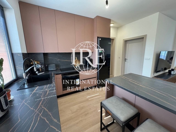 Тристаен апартамент в к.к. Св.Св. Константин и Елена - 118 кв.м за 2348 €/кв.м - Снимка #1