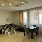 Дава се под наем Двустаен апартамент в Бургас, Лазур - 60 кв.м за 408 € - Снимка #1