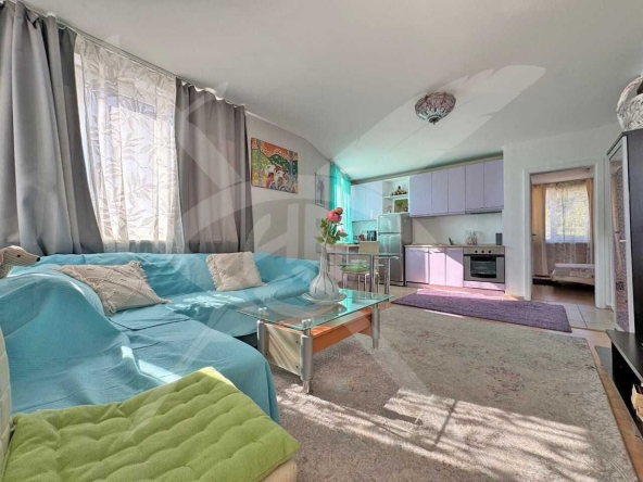 Тристаен апартамент в с. Лъка, Област Бургас - 85 кв.м за 1224 €/кв.м - Снимка #1