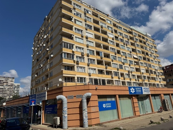 Дава се под наем Едностаен апартамент в София, Борово - 88 кв.м за 700 € - Снимка #1