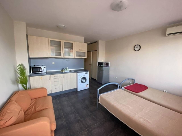 Дава се под наем Едностаен апартамент в к.к. Слънчев бряг - 40 кв.м за 178.5 € - Снимка #1