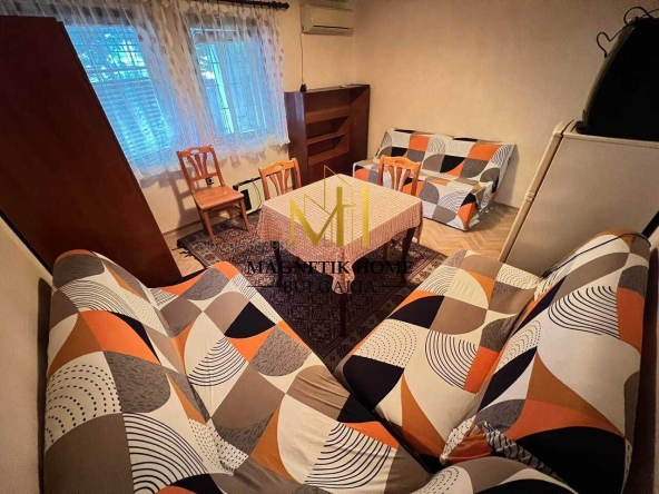 Дава се под наем Двустаен апартамент в Бургас, Център - 42 кв.м за 204 € - Снимка #1