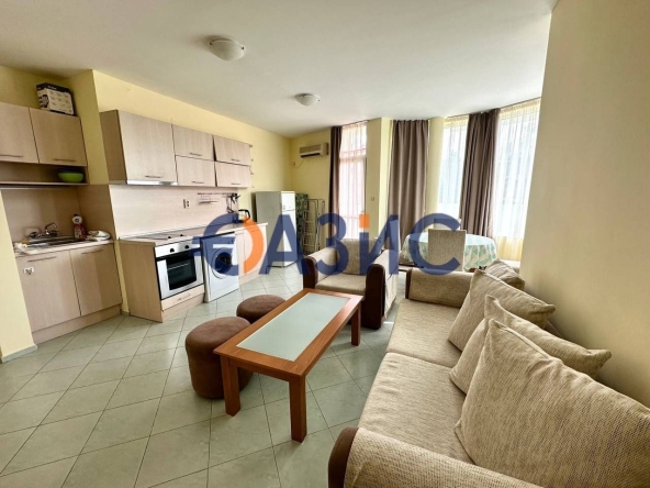 Тристаен апартамент в к.к. Слънчев бряг - 97 кв.м за 552 €/кв.м - Снимка #1