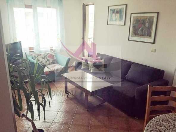 Дава се под наем Тристаен апартамент в Варна, Лятно кино Тракия - 85 кв.м за 407.49 € - Снимка #1