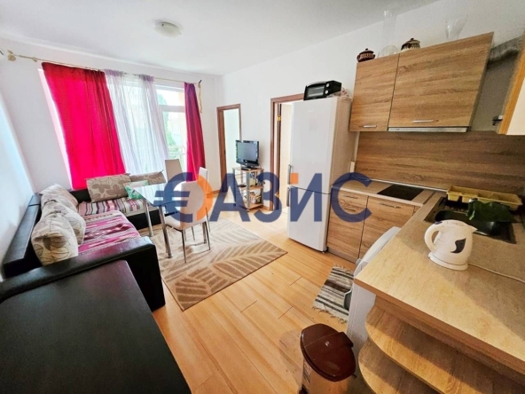 Тристаен апартамент в к.к. Слънчев бряг - 74 кв.м за 500 €/кв.м - Снимка #1