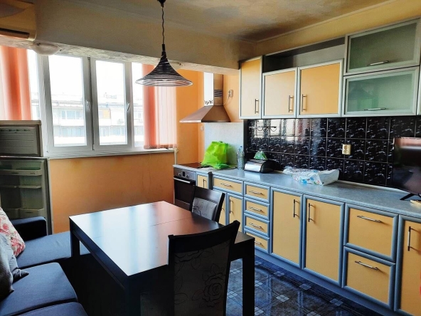 Дава се под наем Двустаен апартамент в Бургас, Славейков - 60 кв.м за 459 € - Снимка #1