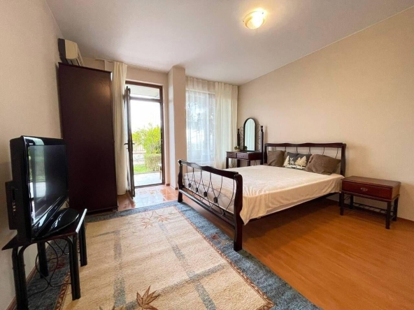 Дава се под наем Едностаен апартамент в с. Кошарица, Област Бургас - 43 кв.м за 204 € - Снимка #1