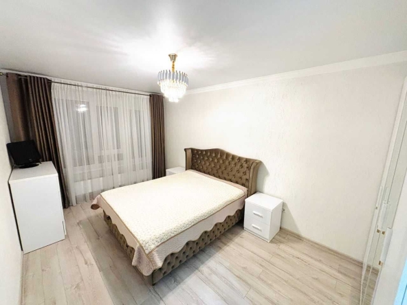 Дава се под наем Двустаен апартамент в София, Кръстова вада - 70 кв.м за 423.81 € - Снимка #1