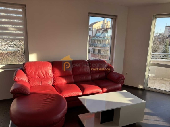 Дава се под наем Тристаен апартамент в Пловдив, Мараша - 106 кв.м за 548.25 € - Снимка #1