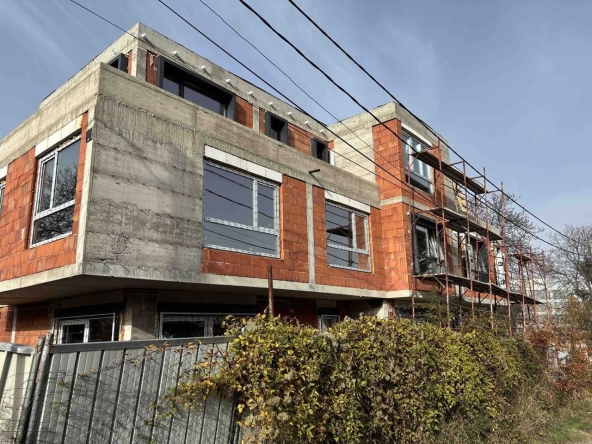 Къща в София, Център - 209 кв.м за 1318 €/кв.м - Снимка #1