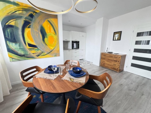 Дава се под наем Едностаен апартамент в Бургас, Център - 54 кв.м за 459 € - Снимка #1