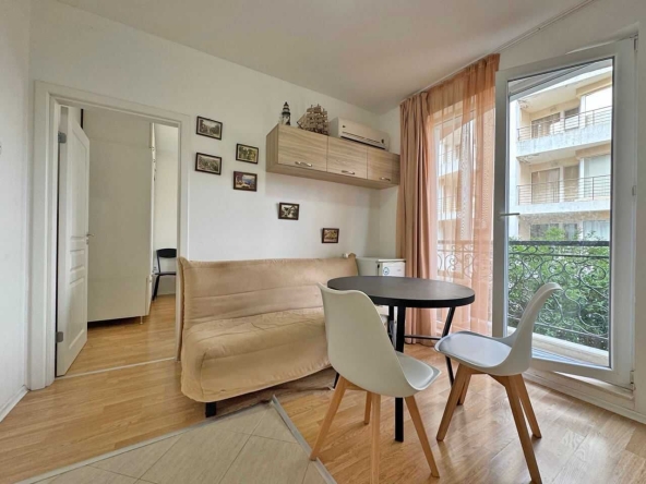 Двустаен апартамент в к.к. Слънчев бряг - 35 кв.м за 888 €/кв.м - Снимка #1