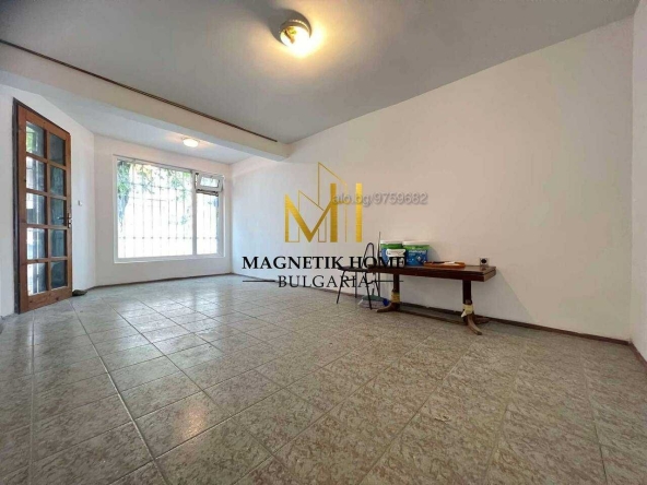 Дава се под наем Офис в Бургас, Възраждане - 50 кв.м за 255 € - Снимка #1