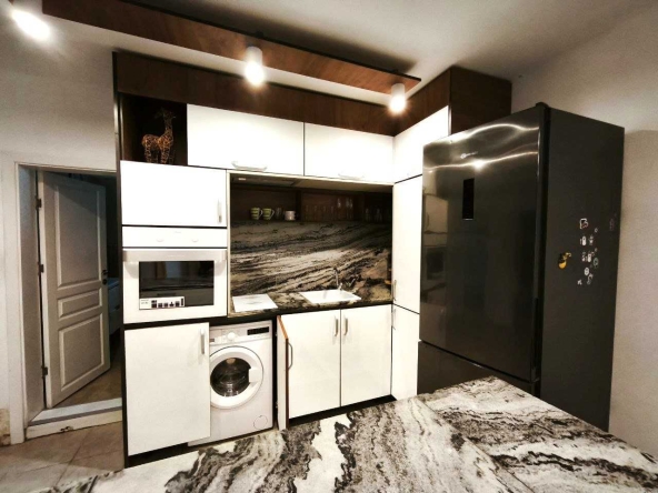 Дава се под наем Тристаен апартамент в Варна, Морска градина - 80 кв.м за 433.5 € - Снимка #1