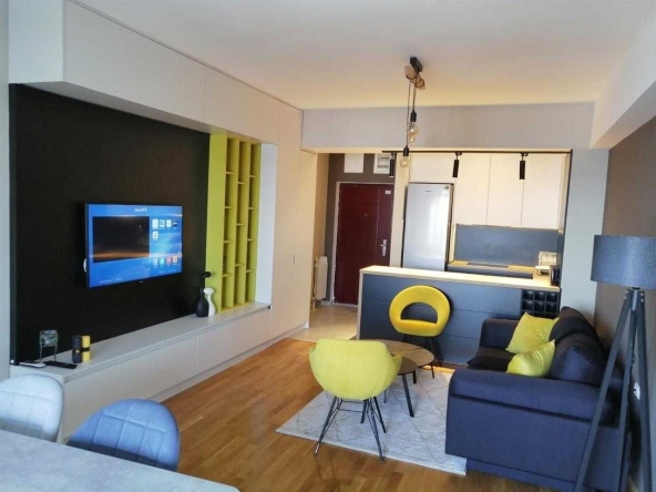 Дава се под наем Двустаен апартамент в Бургас, Център - 59 кв.м за 244.8 € - Снимка #1