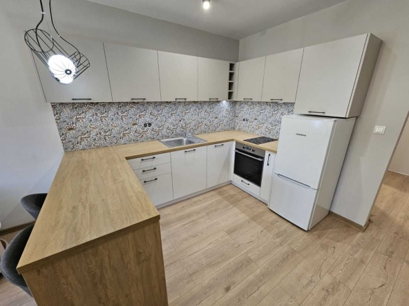 Двустаен апартамент в Пловдив, Кършияка - 72 кв.м за 868 €/кв.м - Снимка #1