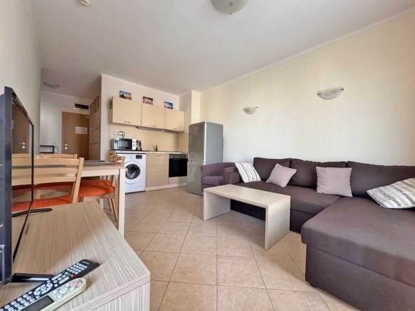 Двустаен апартамент в к.к. Слънчев бряг - 55 кв.м за 821 €/кв.м - Снимка #1