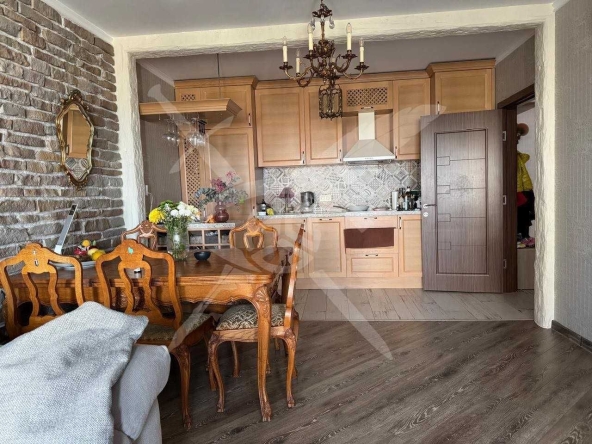 Тристаен апартамент в Бургас, Зорница - 103 кв.м за 1595 €/кв.м - Снимка #1