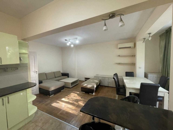 Тристаен апартамент в Пловдив, Каменица 1 - 85 кв.м за 984 €/кв.м - Снимка #1