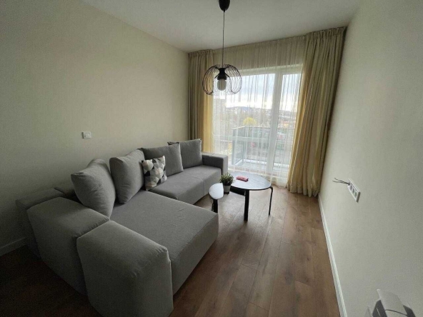 Дава се под наем Тристаен апартамент в София, Бъкстон - 80 кв.м за 714 € - Снимка #1