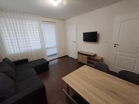 Двустаен апартамент в Пловдив, Младежки Хълм - 50 кв.м за 1576 €/кв.м - Снимка #1
