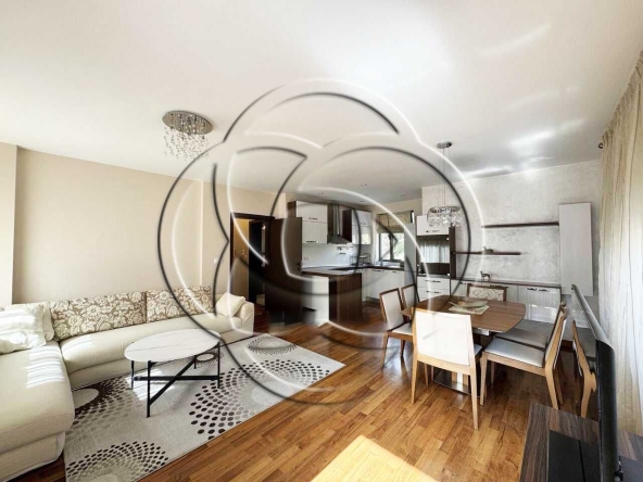 Дава се под наем Тристаен апартамент в Пловдив, Кършияка - 110 кв.м за 797.64 € - Снимка #1