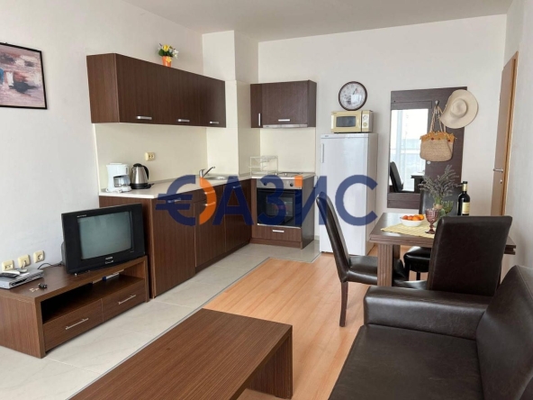 Тристаен апартамент в к.к. Слънчев бряг - 70 кв.м за 612 €/кв.м - Снимка #1