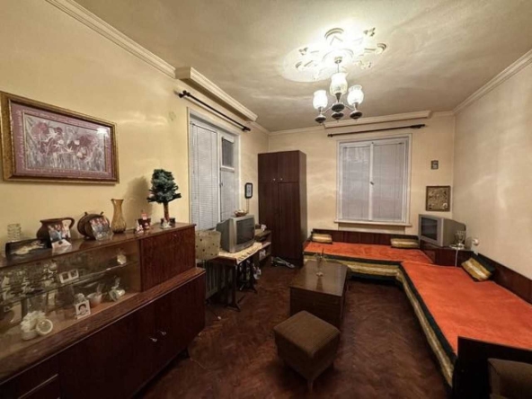 Двустаен апартамент в Пловдив, Център - 75 кв.м за 905 €/кв.м - Снимка #1