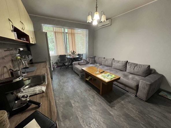 Тристаен апартамент в Пловдив, Каменица 1 - 75 кв.м за 1408 €/кв.м - Снимка #1