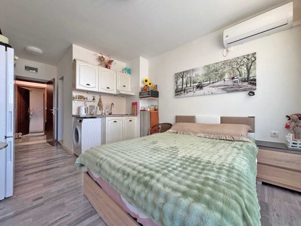 Едностаен апартамент в к.к. Слънчев бряг - 35 кв.м за 663 €/кв.м - Снимка #1