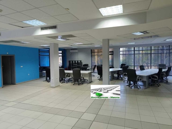 Дава се под наем Офис в Пловдив, Център - 279 кв.м за 1947.69 € - Снимка #1