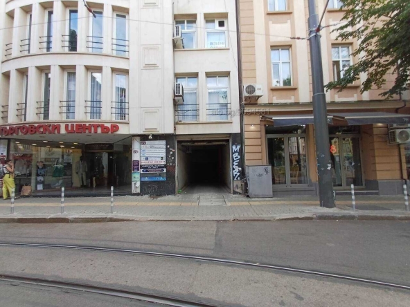 Дава се под наем Гараж / Паркомясто в София, Център - 13 кв.м за 248.88 € - Снимка #1