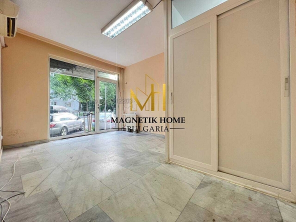Дава се под наем Магазин в Бургас, Лазур - 20 кв.м за 153 € - Снимка #1
