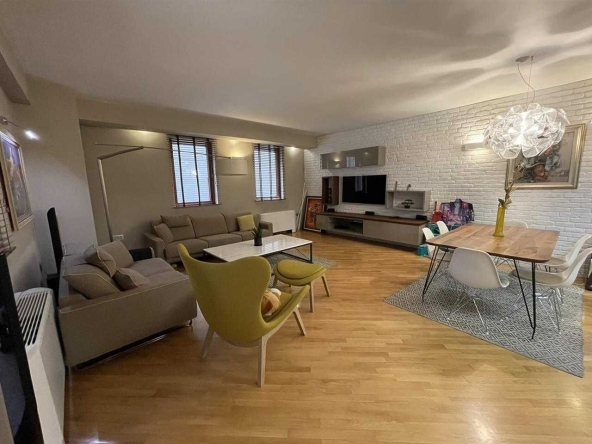 Дава се под наем Четиристаен апартамент в Пловдив, Съдийски - 100 кв.м за 448.8 € - Снимка #1