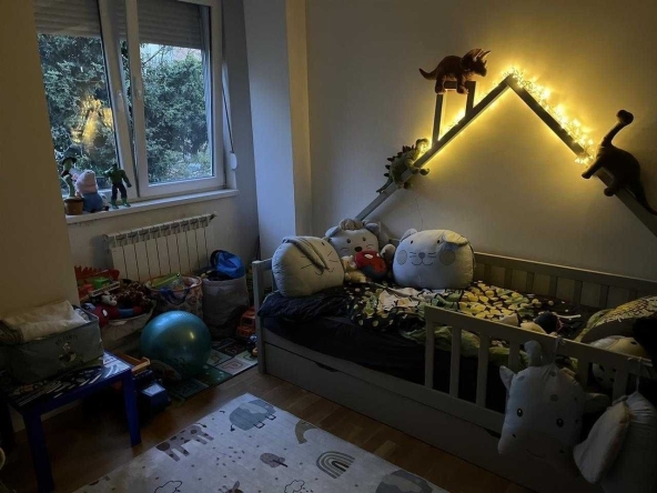 Дава се под наем Тристаен апартамент в Пловдив, Каменица 1 - 88 кв.м за 423.3 € - Снимка #1