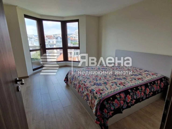 Дава се под наем Двустаен апартамент в Варна, Център - 88 кв.м за 324178.44 € - Снимка #1