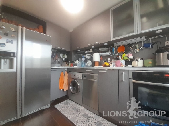 Тристаен апартамент в Варна, Левски - 110 кв.м за 1104 €/кв.м - Снимка #1