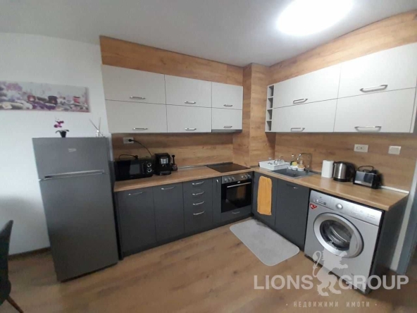 Дава се под наем Тристаен апартамент в Варна, Чайка - 130 кв.м за 847.62 € - Снимка #1