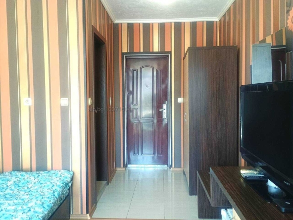 Дава се под наем Едностаен апартамент в к.к. Слънчев бряг - 30 кв.м за 407.49 € - Снимка #1