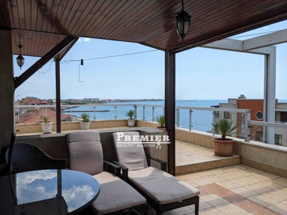 Тристаен апартамент в Поморие - 300 кв.м за 522 €/кв.м - Снимка #1