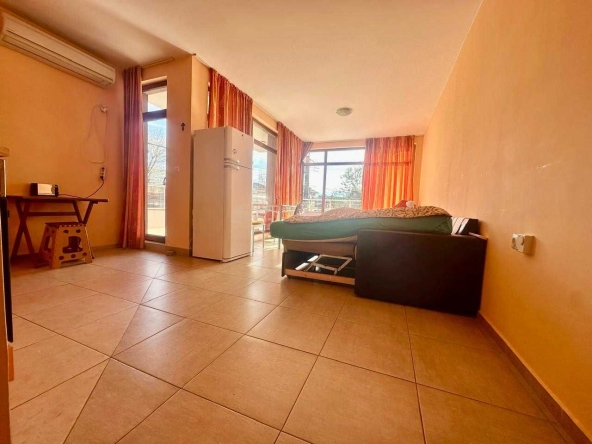 Двустаен апартамент в Бургас, Сарафово - 95 кв.м за 709 €/кв.м - Снимка #1