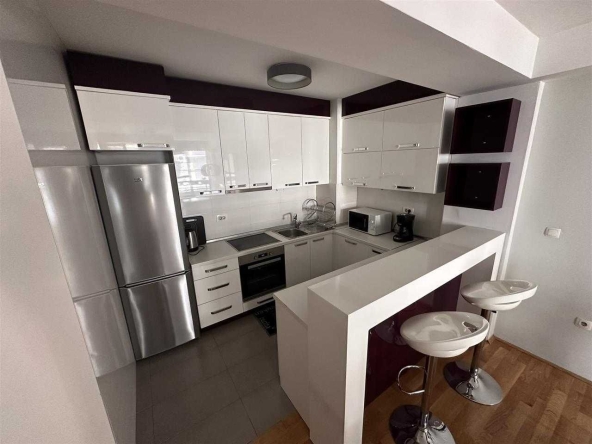 Дава се под наем Двустаен апартамент в Бургас, Възраждане - 66 кв.м за 204 € - Снимка #1