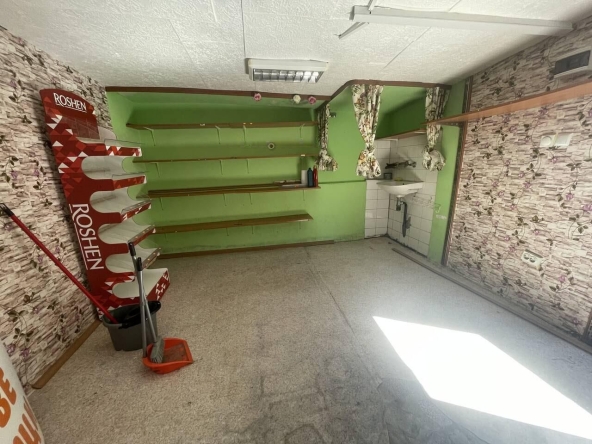 Дава се под наем Магазин в Бургас, Меден рудник - зона Г - 17 кв.м за 153 € - Снимка #1