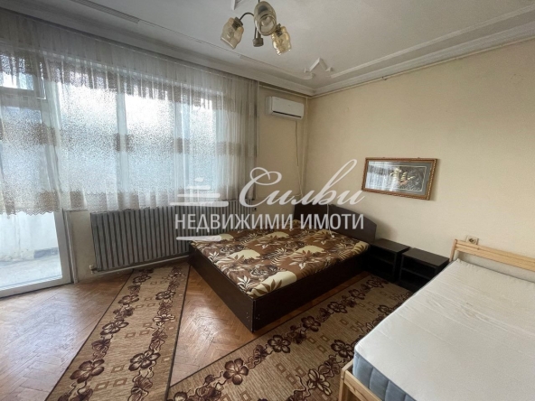 Четиристаен апартамент в Шумен, Пазара - 133 кв.м за 844 €/кв.м - Снимка #1