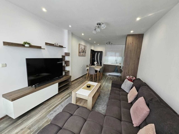 Тристаен апартамент в Пловдив, Южен - 94 кв.м за 901 €/кв.м - Снимка #1