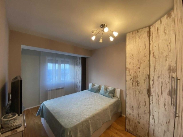 Дава се под наем Двустаен апартамент в Бургас, Зорница - 58 кв.м за 204 € - Снимка #1